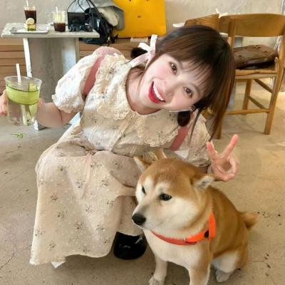 屋中美人